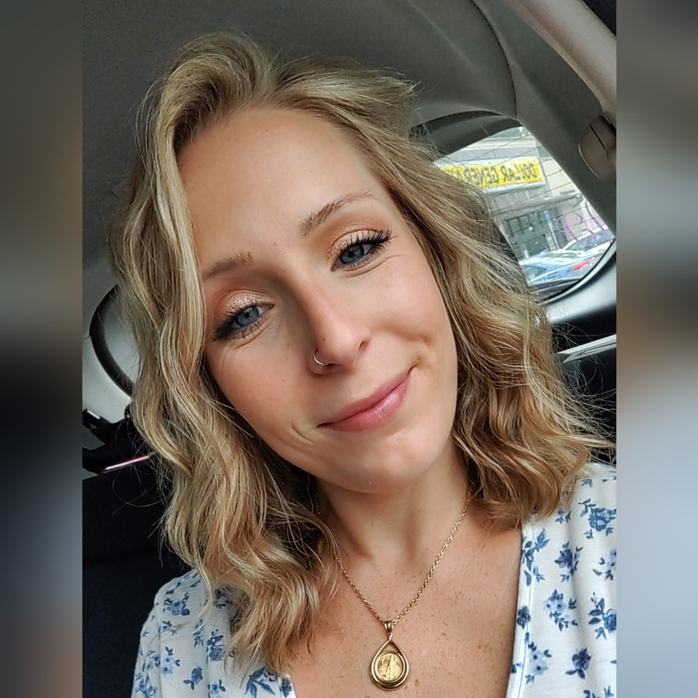 Meet your Posher, Lori